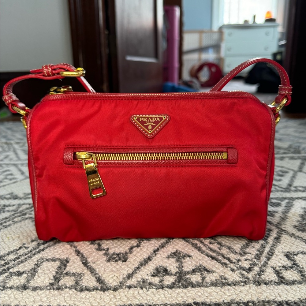 PRADA Vintage Logo Mini Handbag 💃 (Like New!)